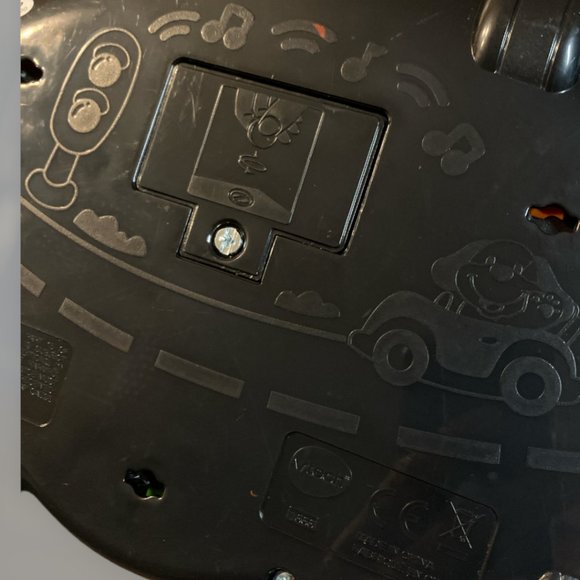 VTech Turn and Learn Driver Play Car with 60+ songs, melodies, sounds and phrase - Picture 10 of 10